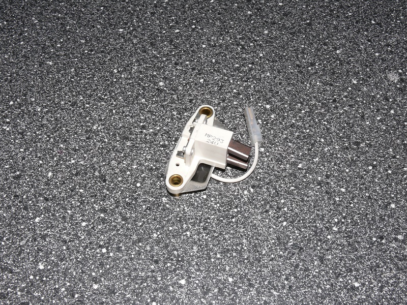 Regulátor napätia 14V ARE9018 (alternátor)