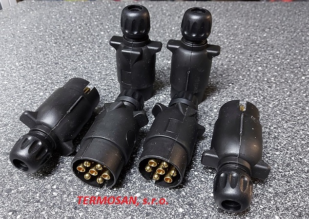 Zástrčka 12V/ 7-pólová plastová