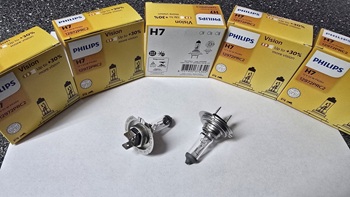 Žiarovka 12V H7 55W PX26d Vision PHILIPS 2 ks