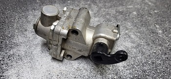 Brzdič rozvádzač jednookruhový 443 612 210 000