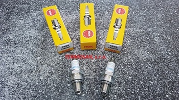 Zapaľovacia sviečka NGK7599 ( CMR5H )