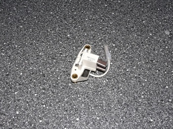 Regulátor napätia 14V ARE9018 (alternátor)