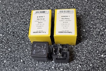 Relé spínacie-rozpínacie 12V - 30/40A BOSCH