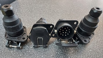 Zásuvka 24V ADR 15 pólová - plastová